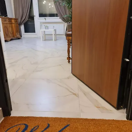 Attico Con Posto Auto דירה
