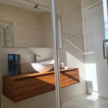 Attico Con Posto Auto Διαμέρισμα